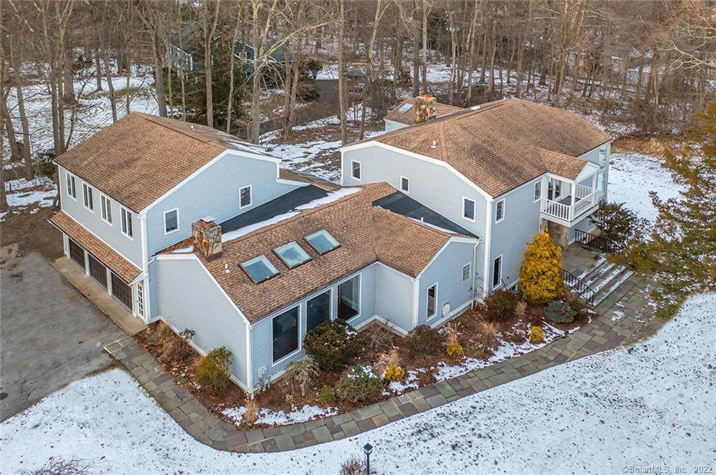 106 Comstock Hill Avenue - Photo 1