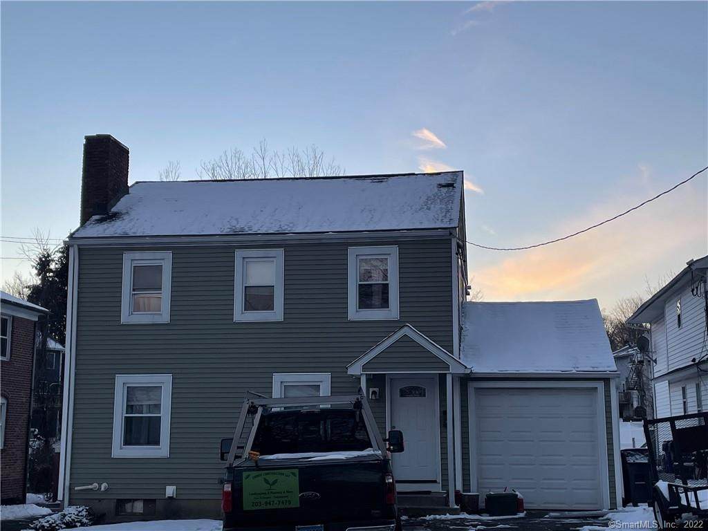 15 Roger Avenue - Photo 1