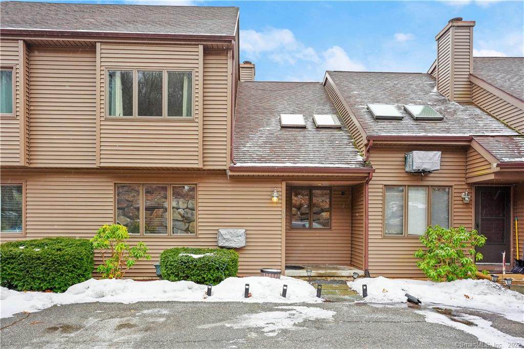 46 Twin Oaks - Photo 1