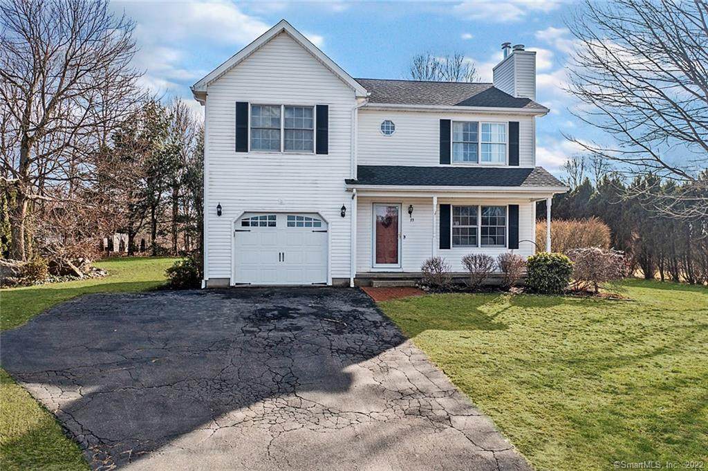 33 Tiffany Lane - Photo 1