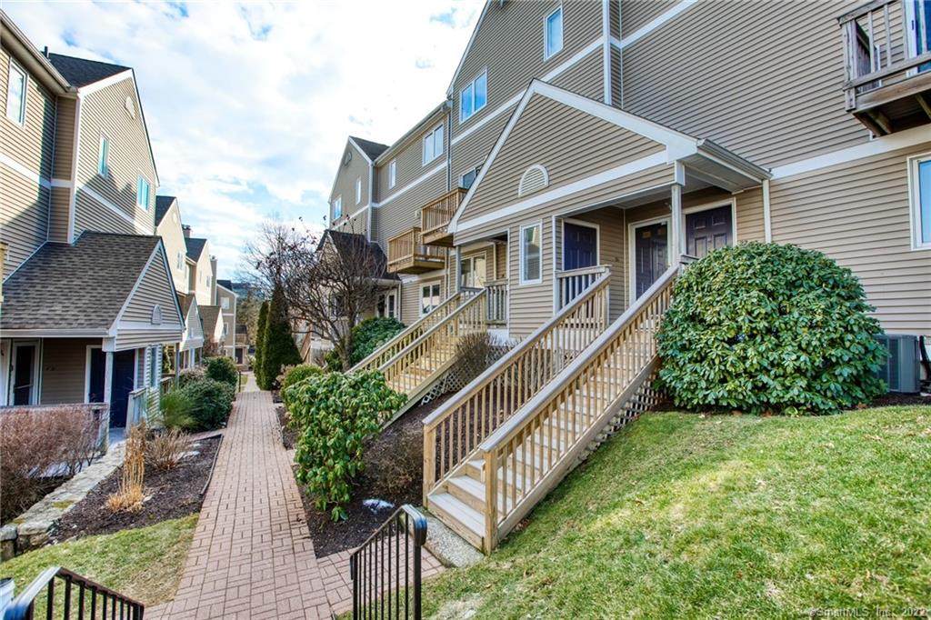 21 Glenrock - Photo 1