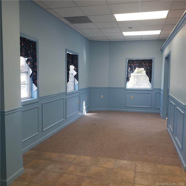 106 Stafford Road - Photo 1