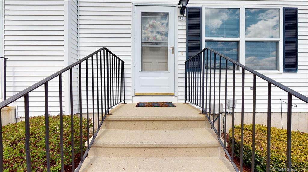 9 Summersweet Drive - Photo 1