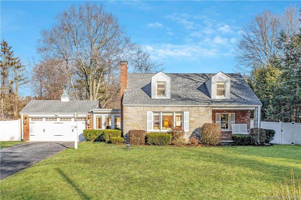 83 Lawrence Avenue - Photo 1