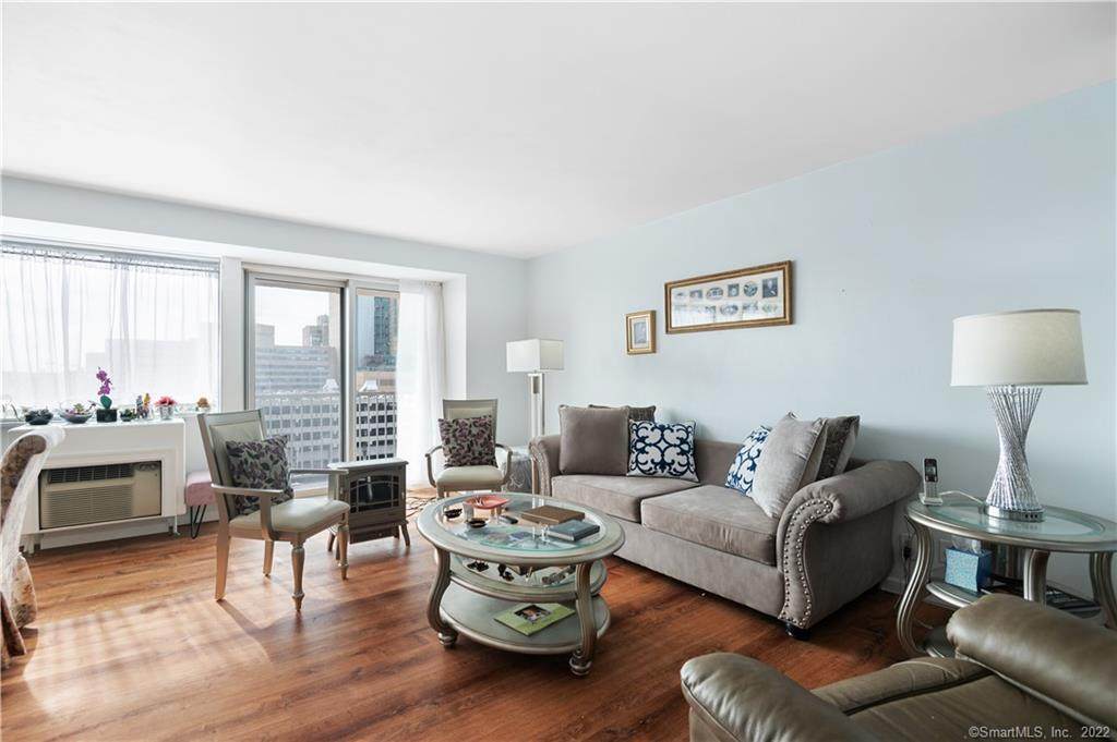 100 York Street - Photo 1