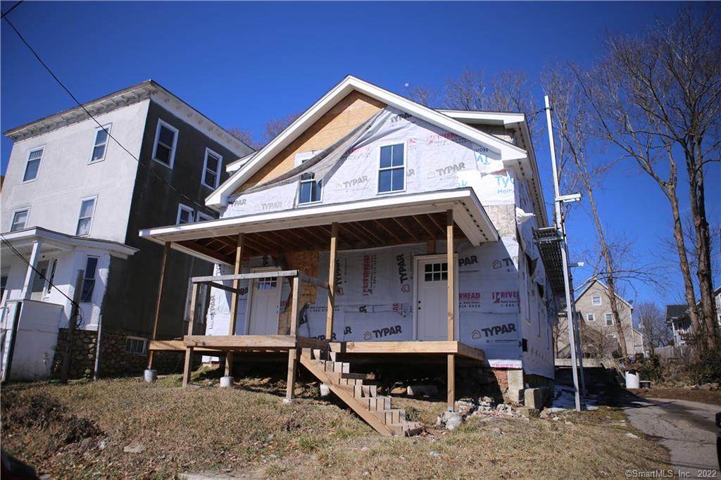 23 Moore Avenue - Photo 1