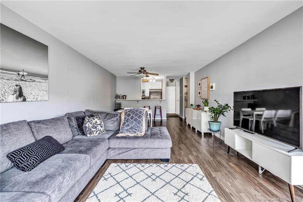 970 Hope Street - Photo 1