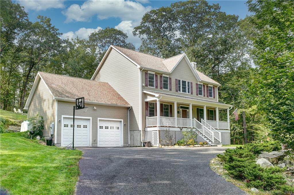 121 Sleepy Hollow Road - Photo 1