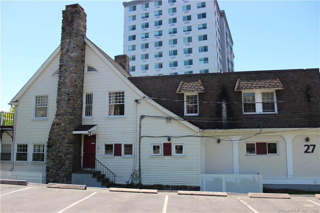 27 Strawberry Hill Avenue - Photo 1