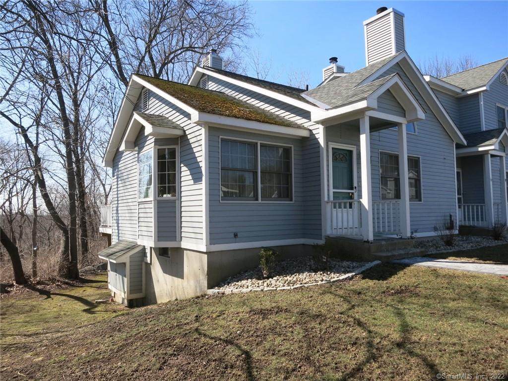 712 Fieldstone Court - Photo 1
