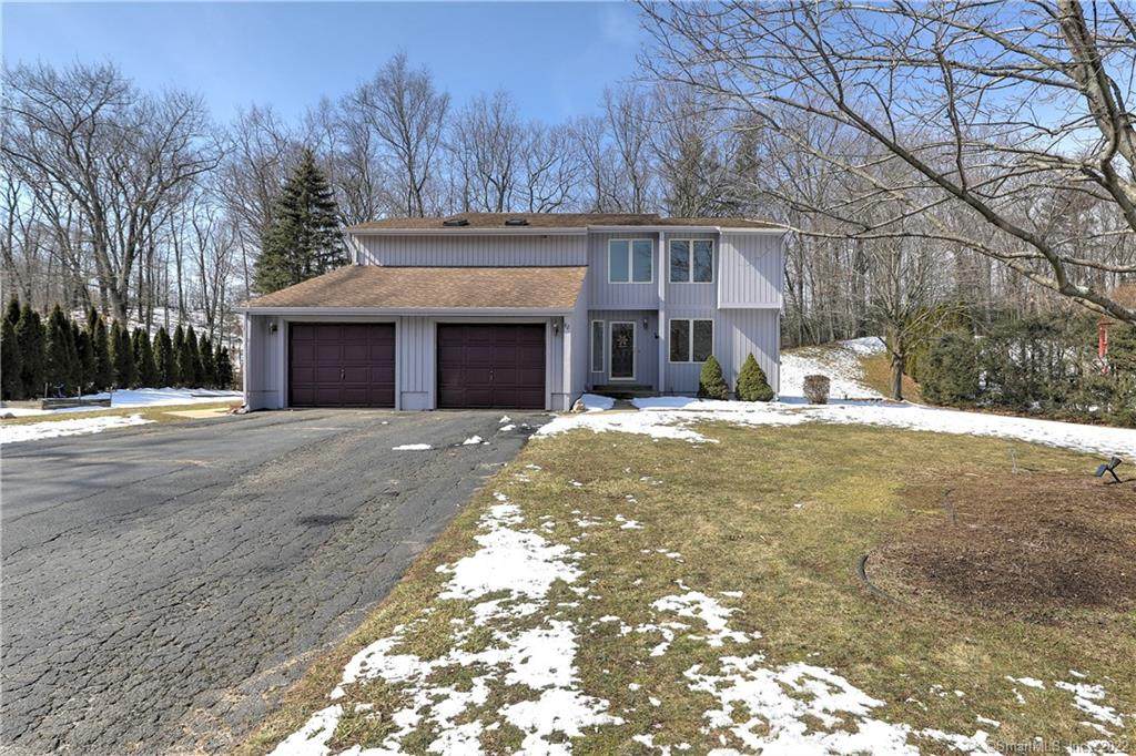 82 Empire Way - Photo 1