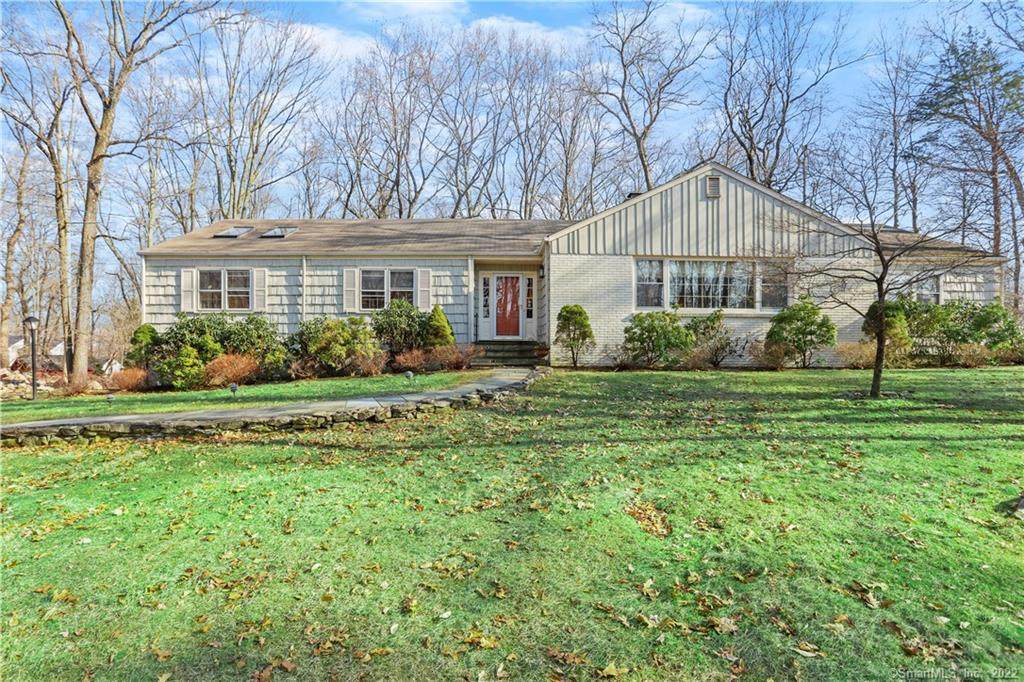 135 Foxwood Road - Photo 1