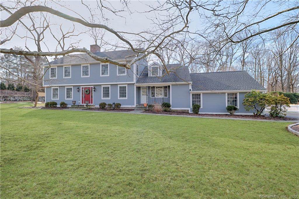 21 Round Hill Drive - Photo 1