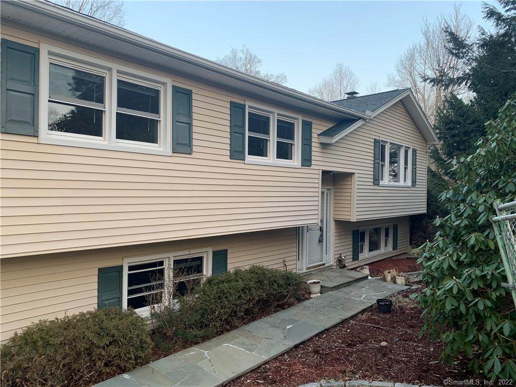4 Meadow Drive - Photo 1