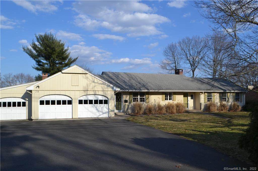 218 Ridgewood Road - Photo 1