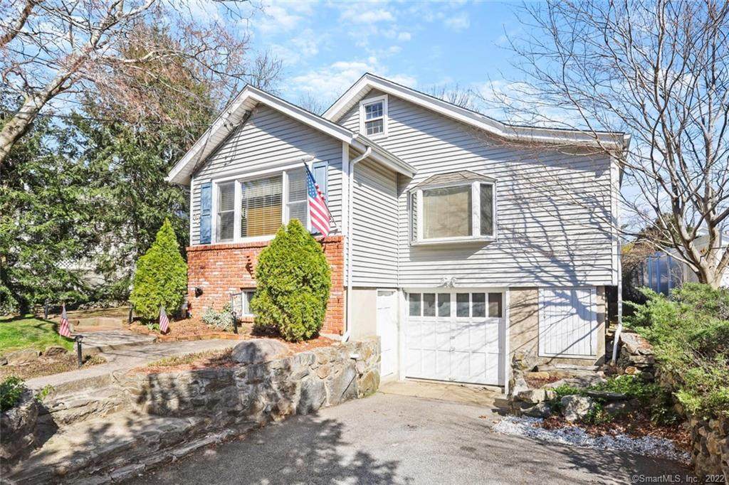 77 Hirsch Road - Photo 1