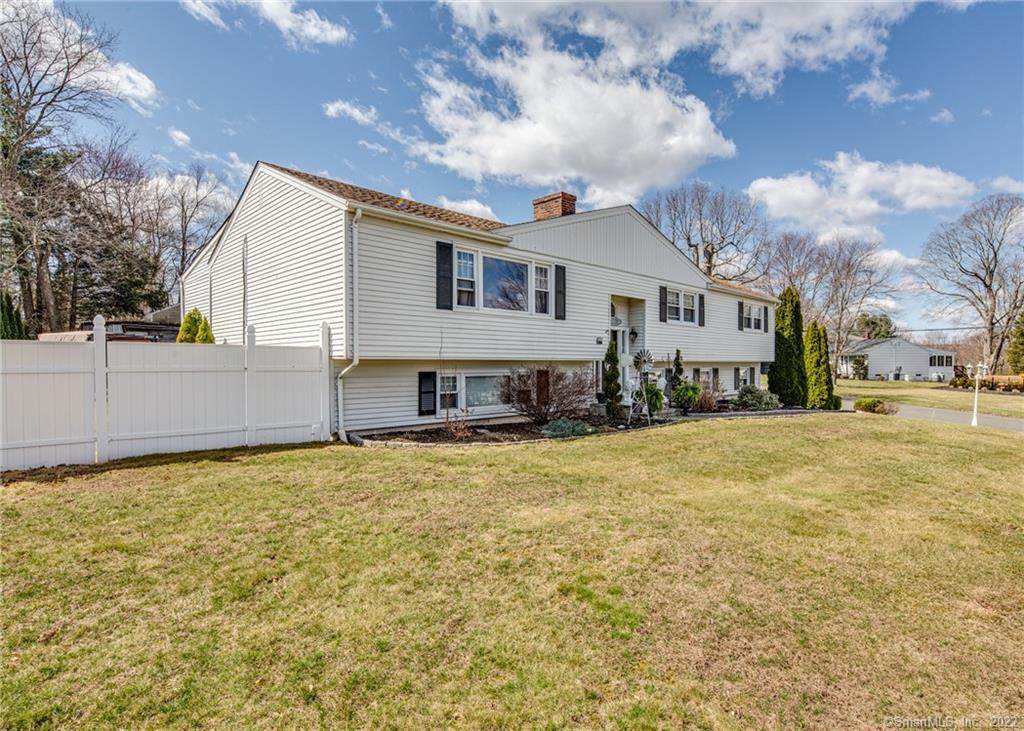 166 Wedgewood Drive - Photo 1