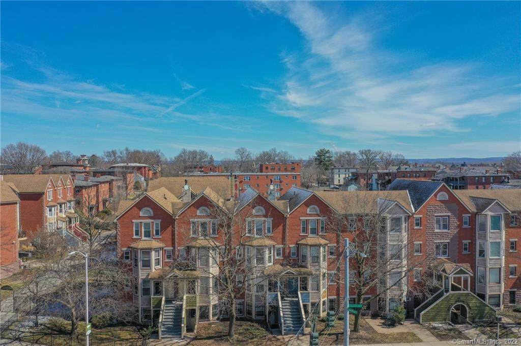2 Franklin Avenue - Photo 1