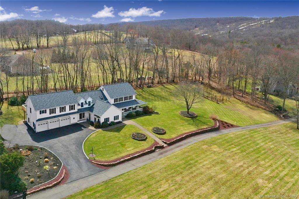 27 Strawberry Lane - Photo 1