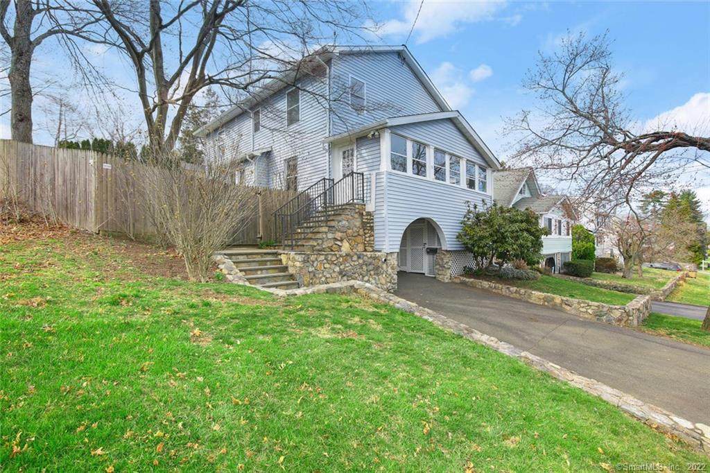 56 Knickerbocker Avenue - Photo 1