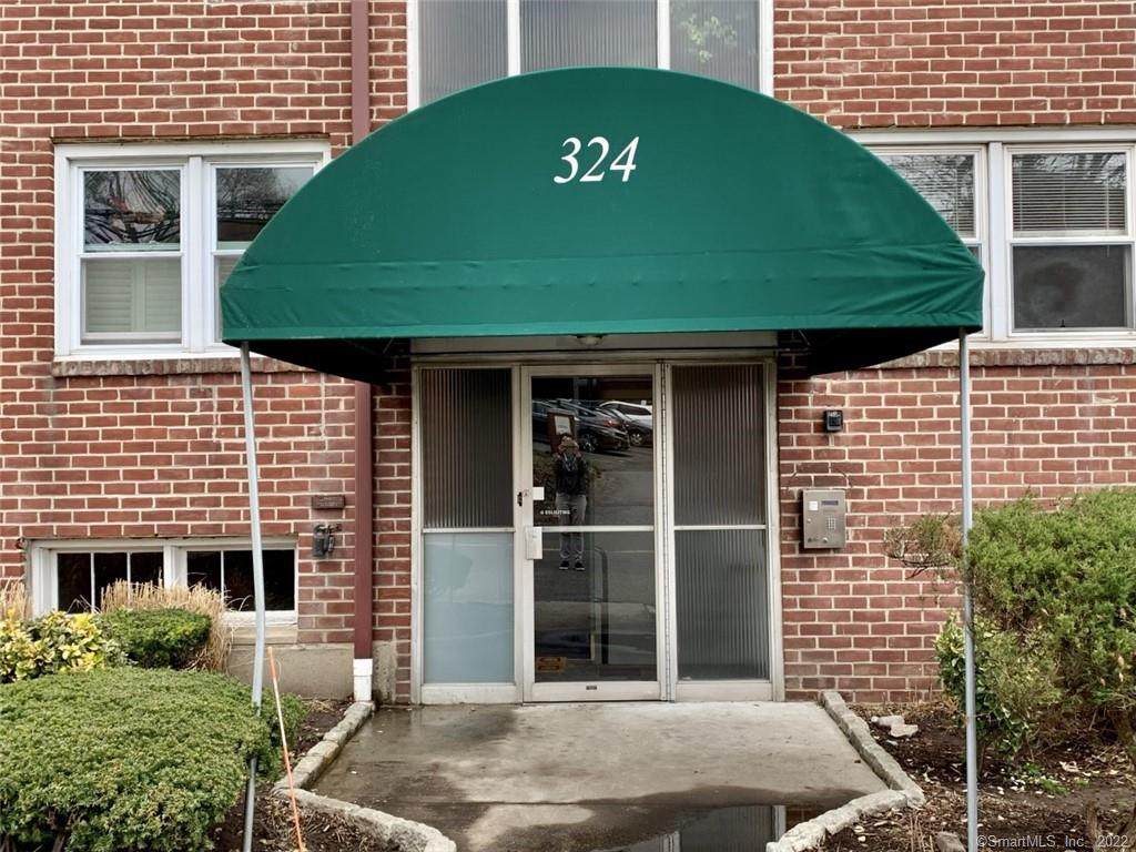 324 Strawberry Hill Avenue - Photo 1