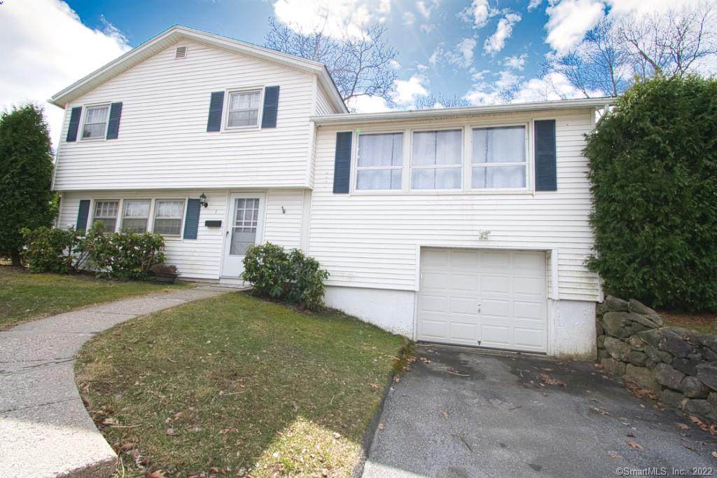 7 Plainfield Drive - Photo 1
