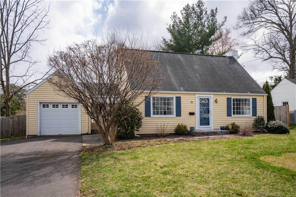 19 Carleton Road - Photo 1