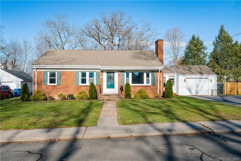 221 Wells Street - Photo 1