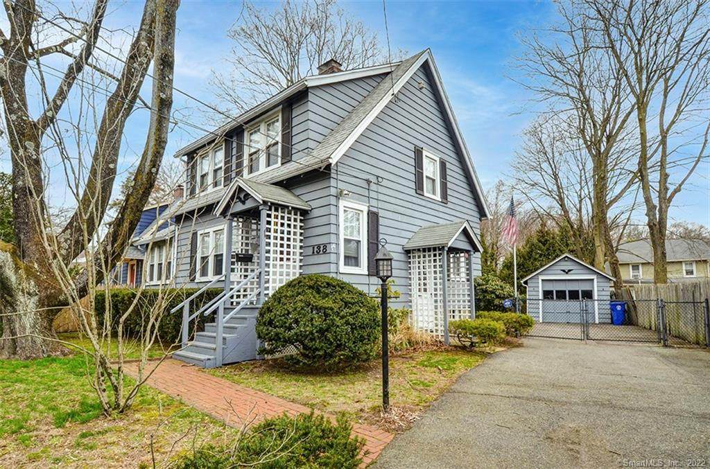 138 New Canaan Avenue - Photo 1