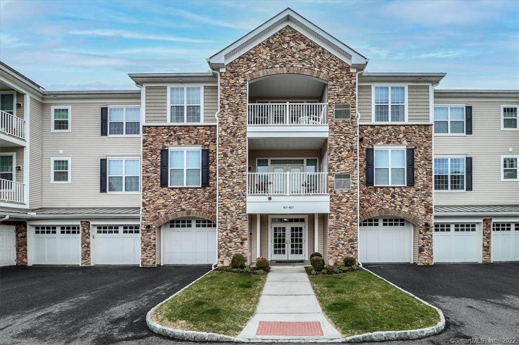 831 Brookside Court - Photo 1
