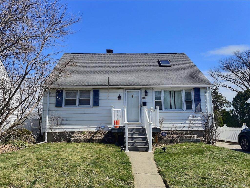 200 Stratfield Place - Photo 1