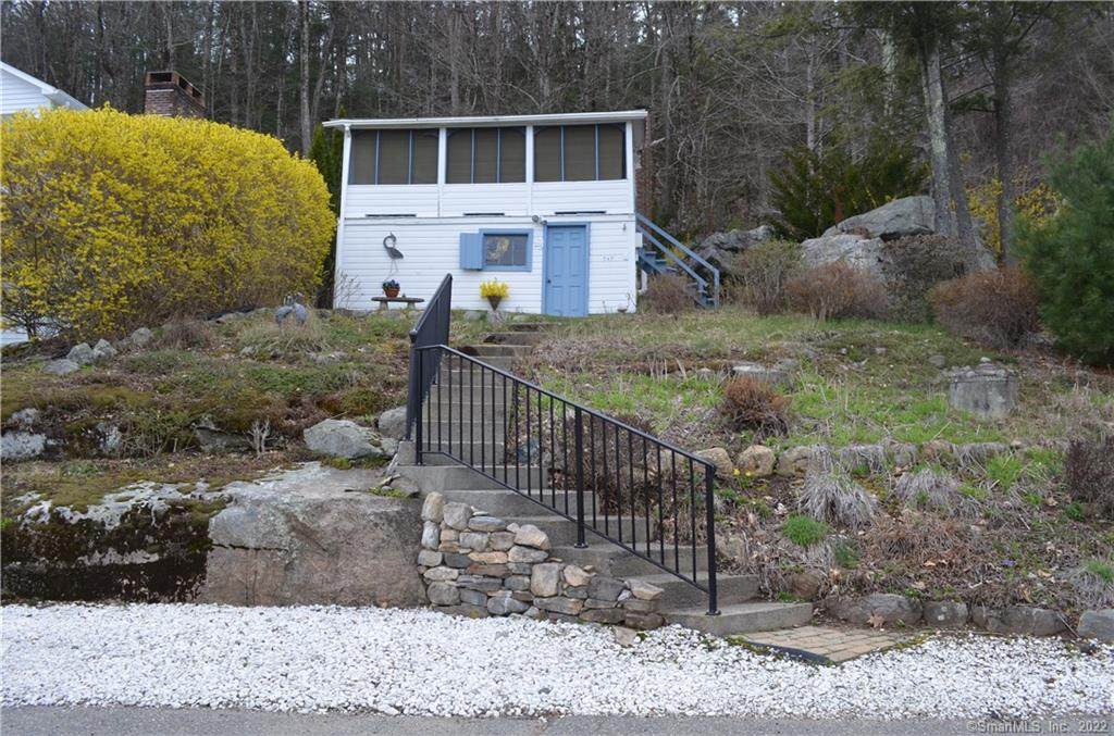 347 Wakefield Boulevard - Photo 1