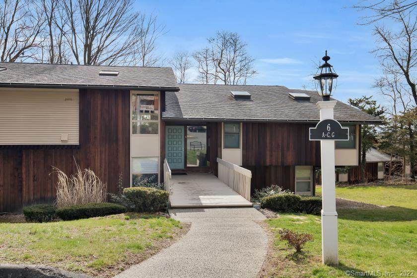 6 Country Squire Drive - Photo 1
