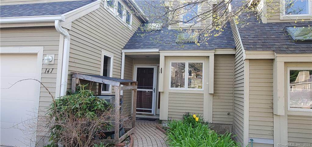 141 Courtyard Lane - Photo 1