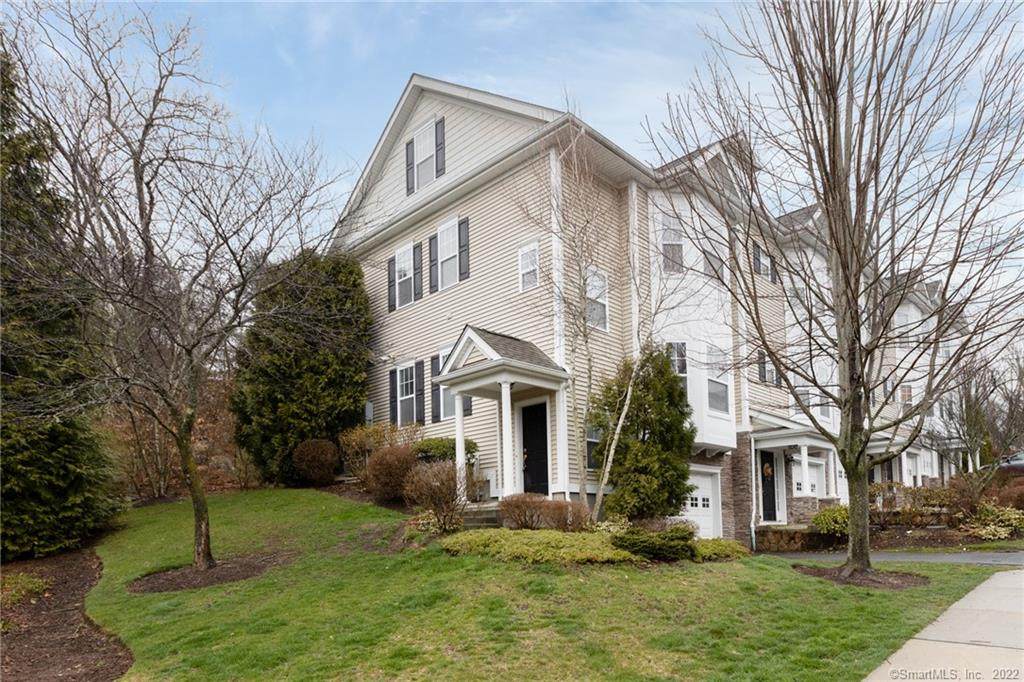 23 Ridgewood Drive - Photo 1