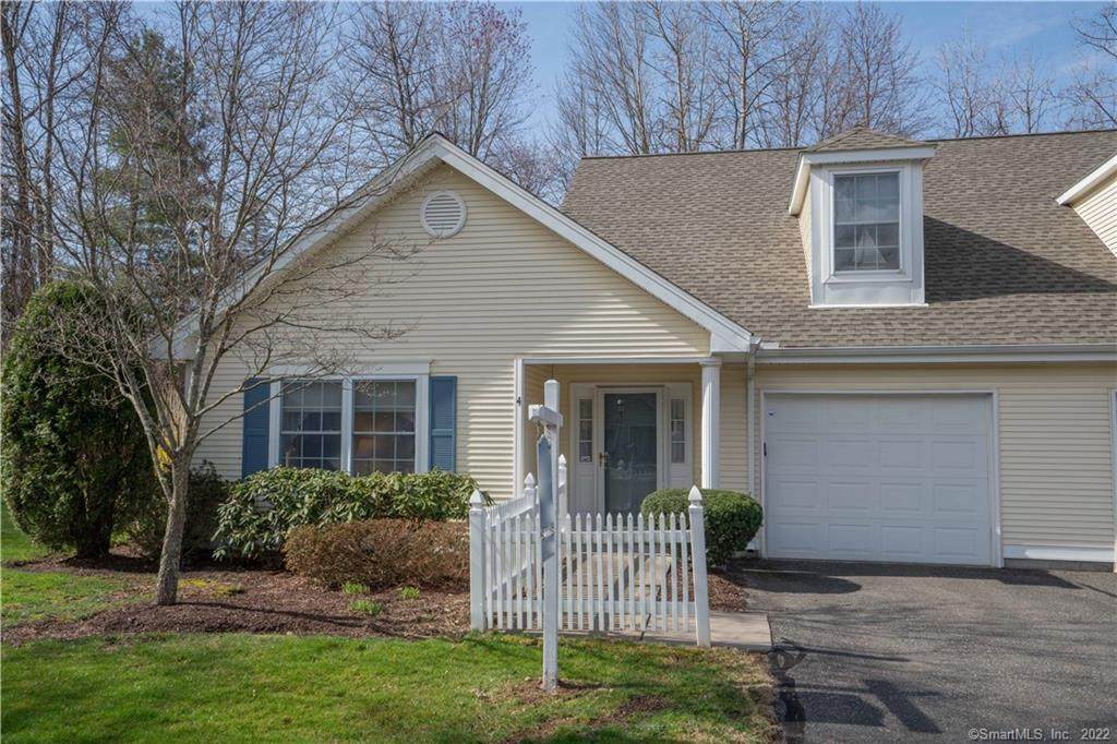 4 Eaton Circle - Photo 1