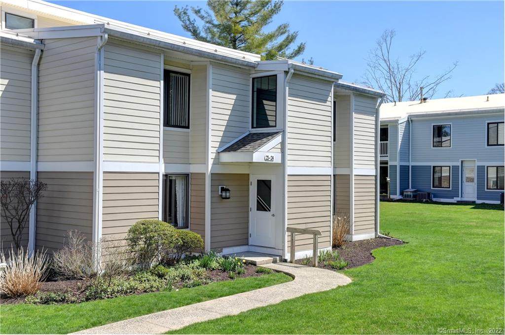 24 Quincy Close - Photo 1