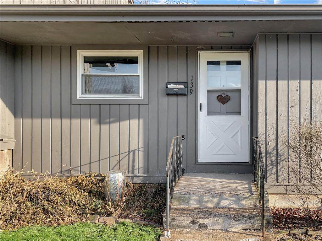139 Williamstown Court - Photo 1