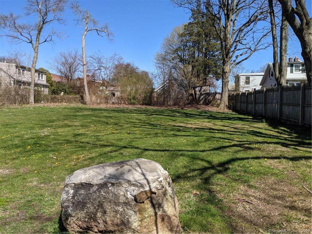 32 Magnolia Avenue - Photo 1