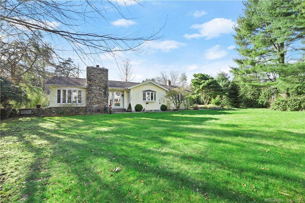 1435 Huntington Turnpike - Photo 1