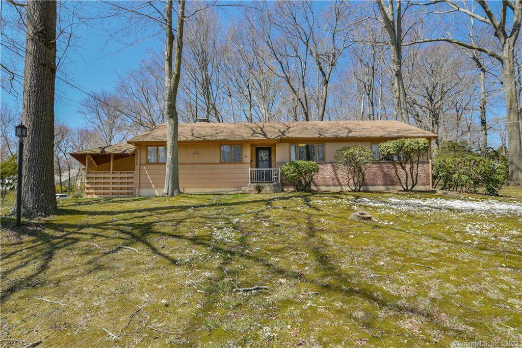 28 Evergreen Lane - Photo 1
