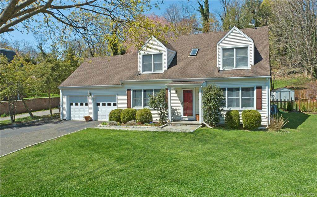 24 Coachlamp Lane - Photo 1