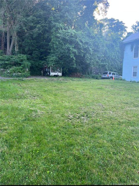 1162 Bank Street - Photo 1