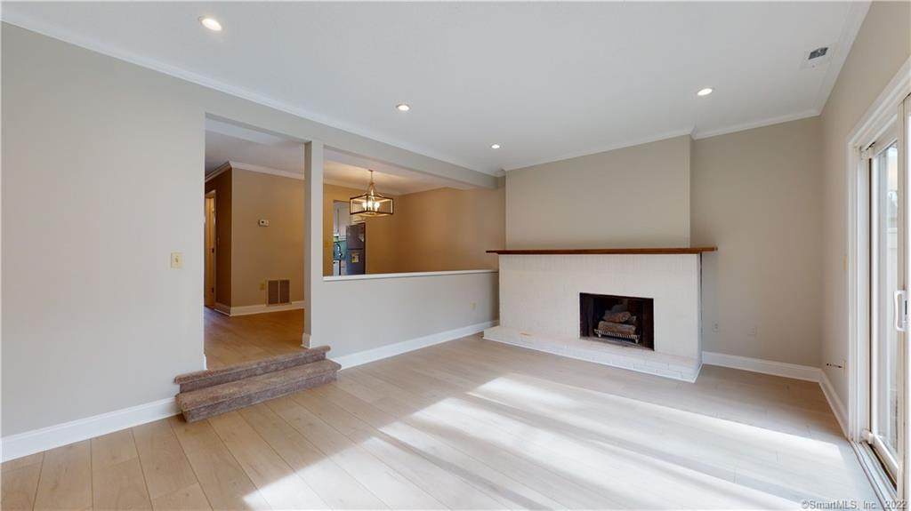 5 Farmington Chase Crescent - Photo 1