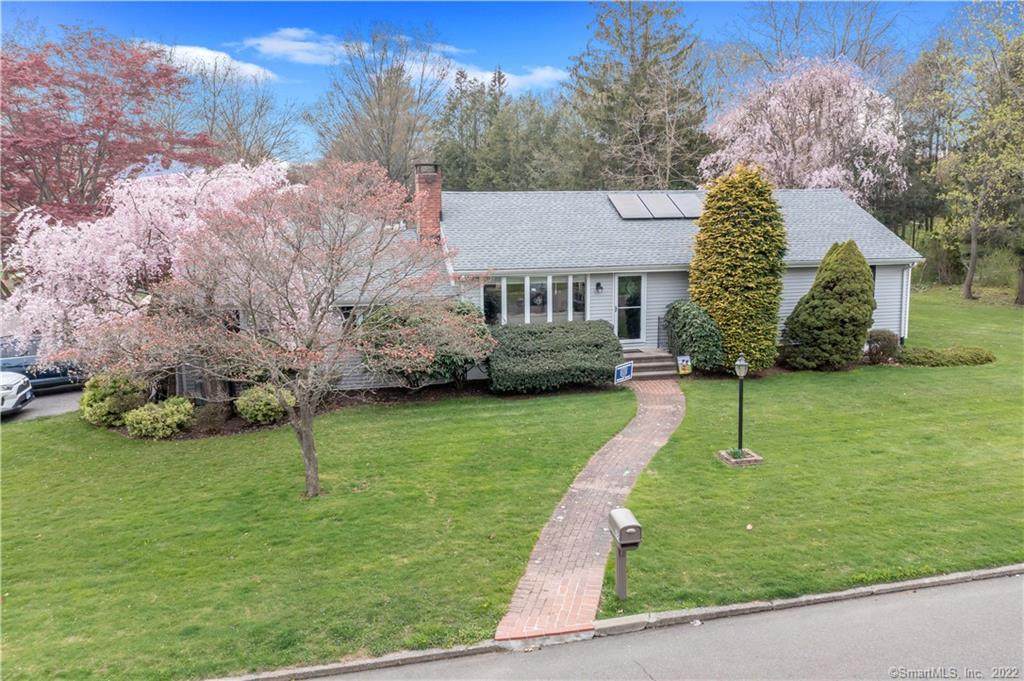 255 Nassau Road - Photo 1