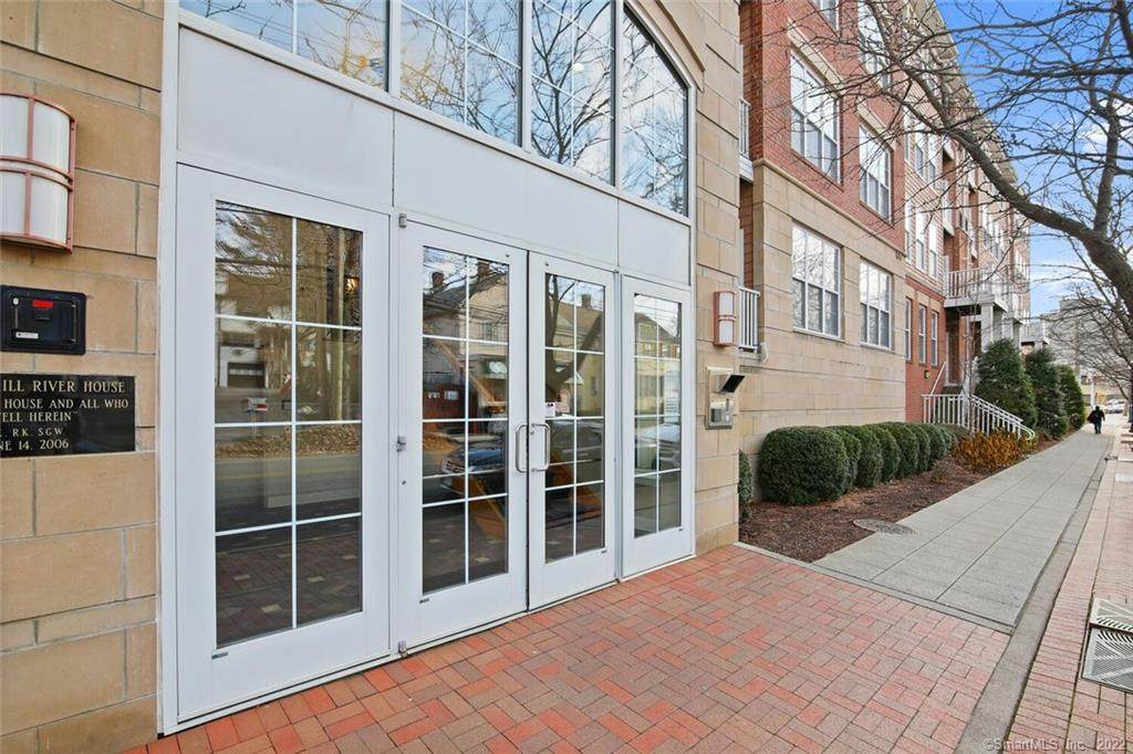 25 Adams Avenue - Photo 1