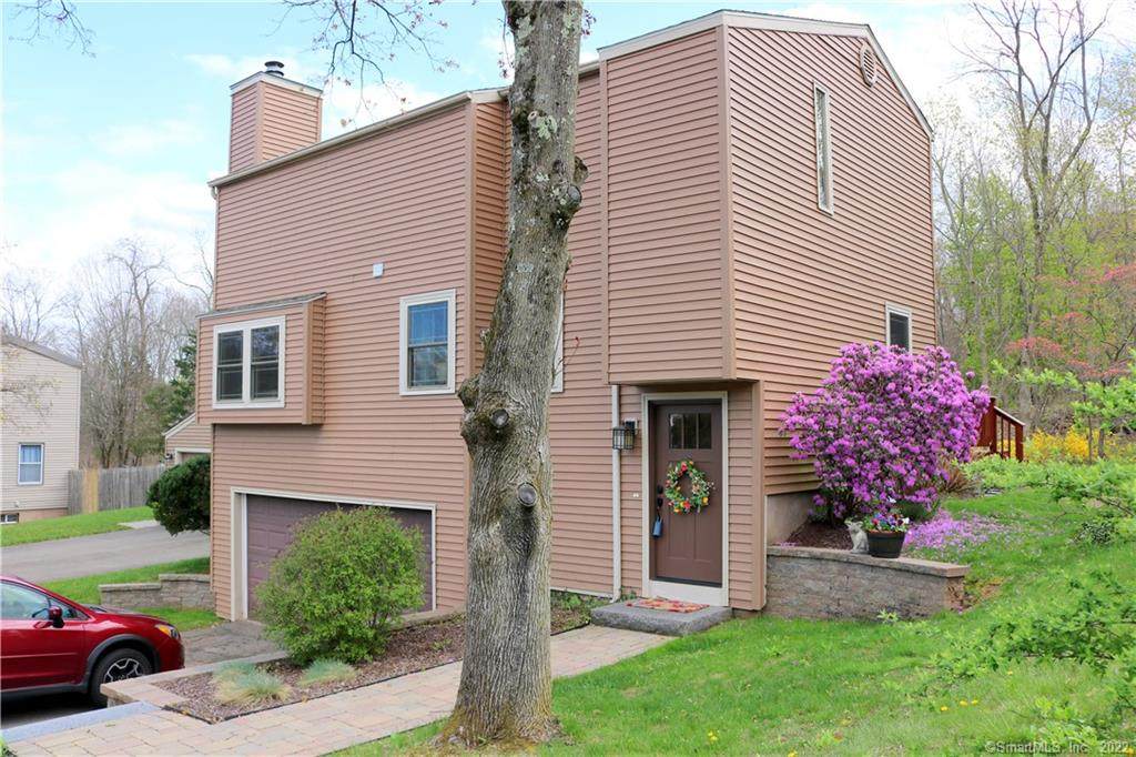 9 Lake Place - Photo 1