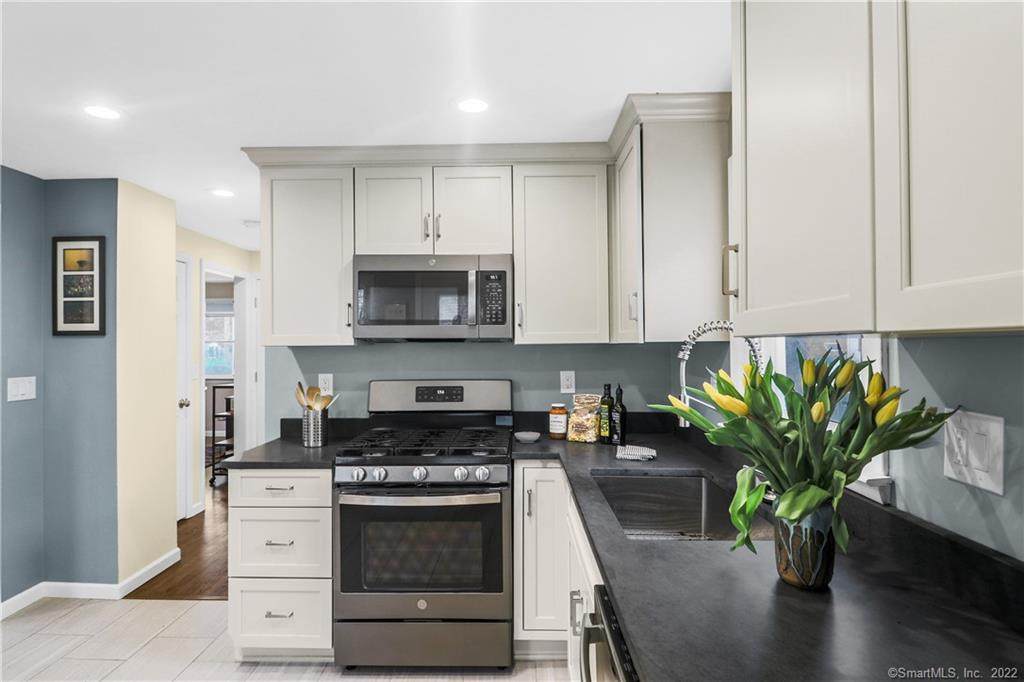 2 Glasser Street - Photo 1