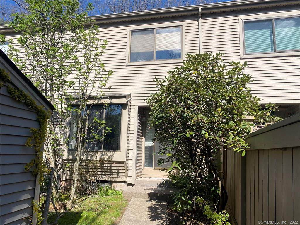 89 Farmington Chase Crescent - Photo 1