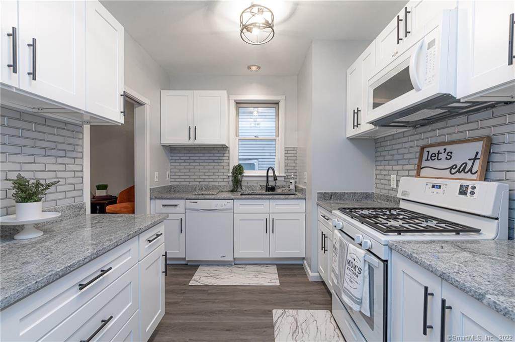 234 Putnam Street - Photo 1